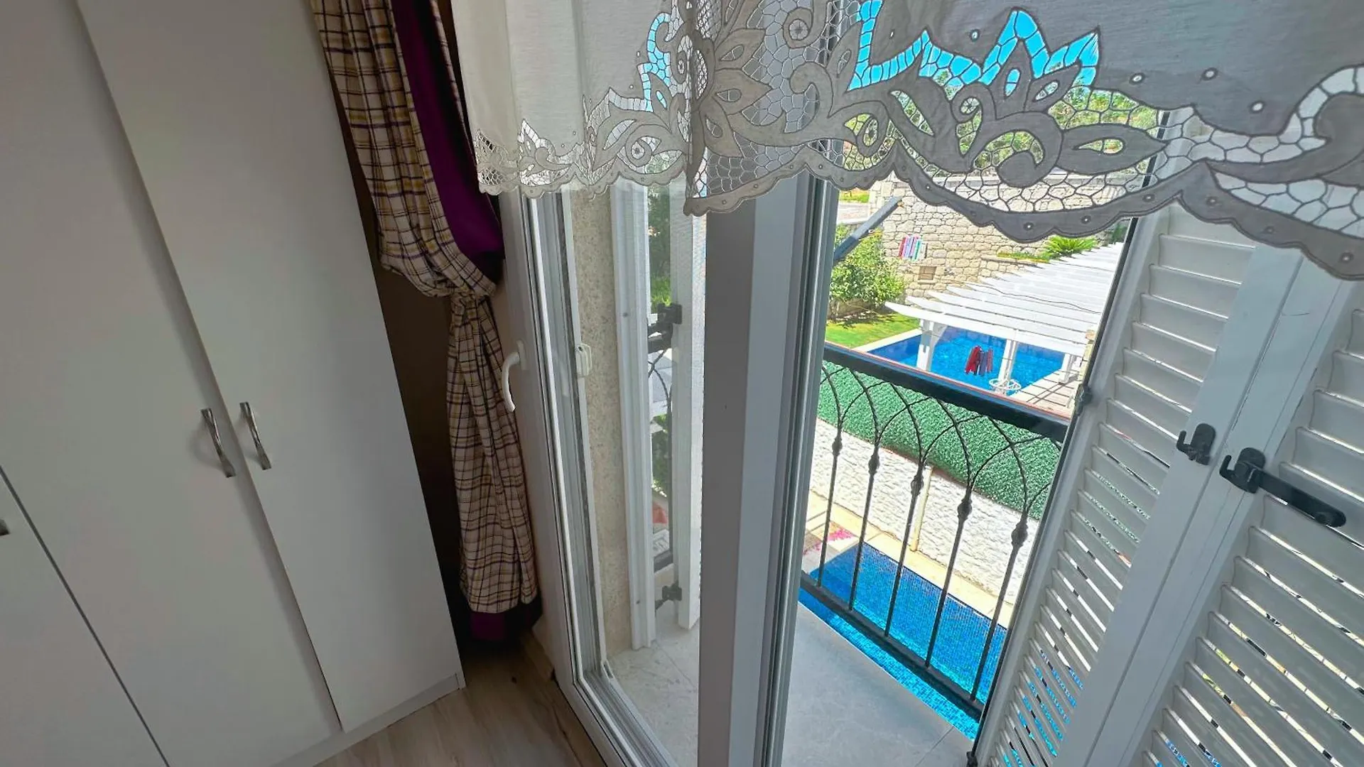 Evalacati - Villa Palma-Tamamen Muestakil Villa Çeşme