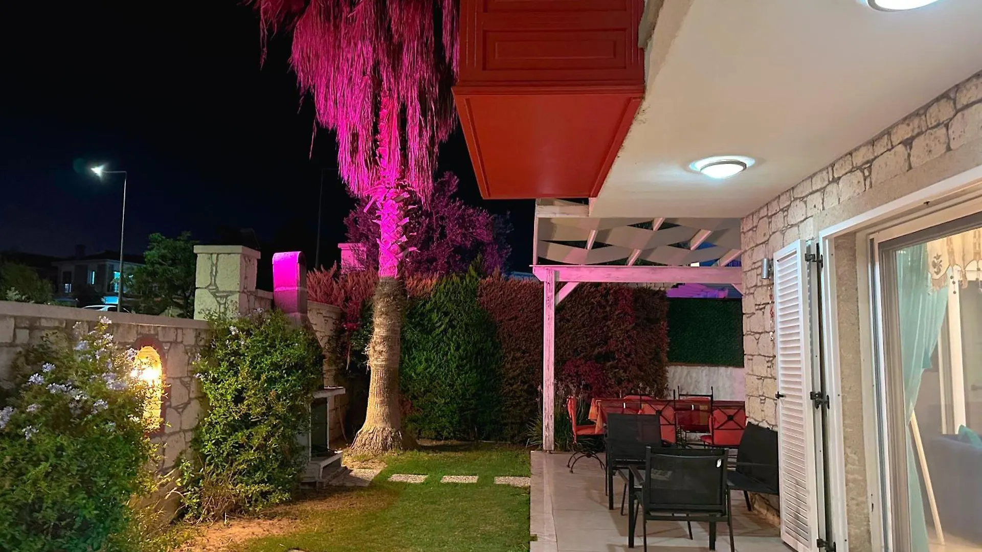 Evalacati - Villa Palma-Tamamen Muestakil Villa Çeşme